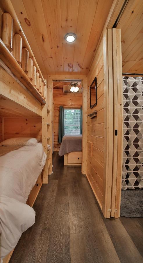 Thomas Cabin Forest Tiny Cabin With Hot Tub Чаттануґа Екстер'єр фото