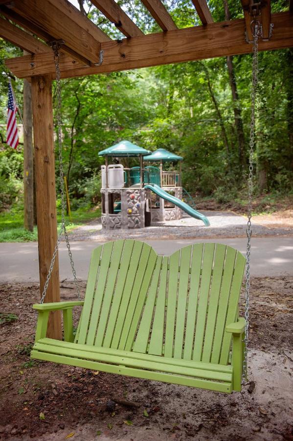 Thomas Cabin Forest Tiny Cabin With Hot Tub Чаттануґа Екстер'єр фото