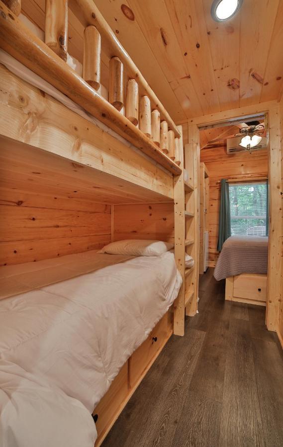Thomas Cabin Forest Tiny Cabin With Hot Tub Чаттануґа Екстер'єр фото